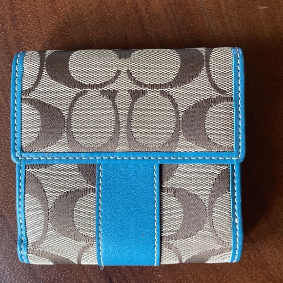 Coach 4” by 4”  Wallet / Logo and Blue leather/ EUC! - Picture 2 of 9